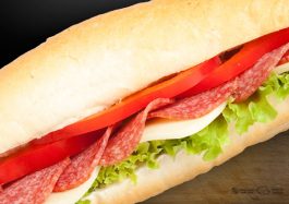 Sandwich-cu-Salam-de-Sibiu-si-Cascaval